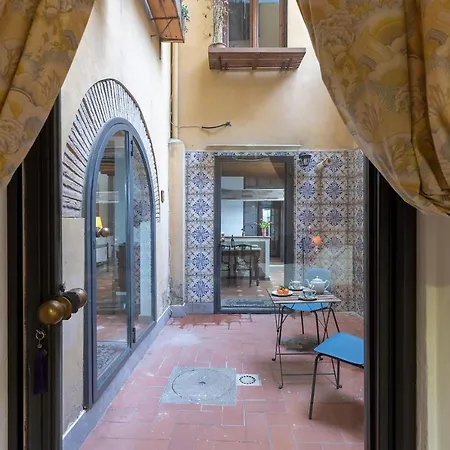 Apartment Serragli Court-hosted By Sweetstay