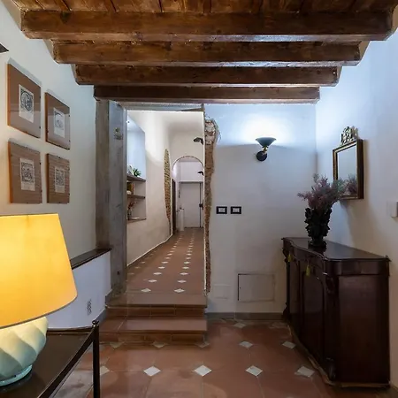Apartment Serragli Court-hosted By Sweetstay *