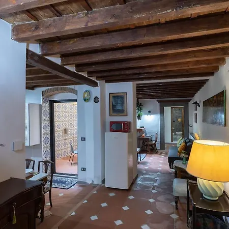 Apartment Serragli Court-hosted By Sweetstay