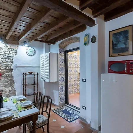Apartment Serragli Court-hosted By Sweetstay *
